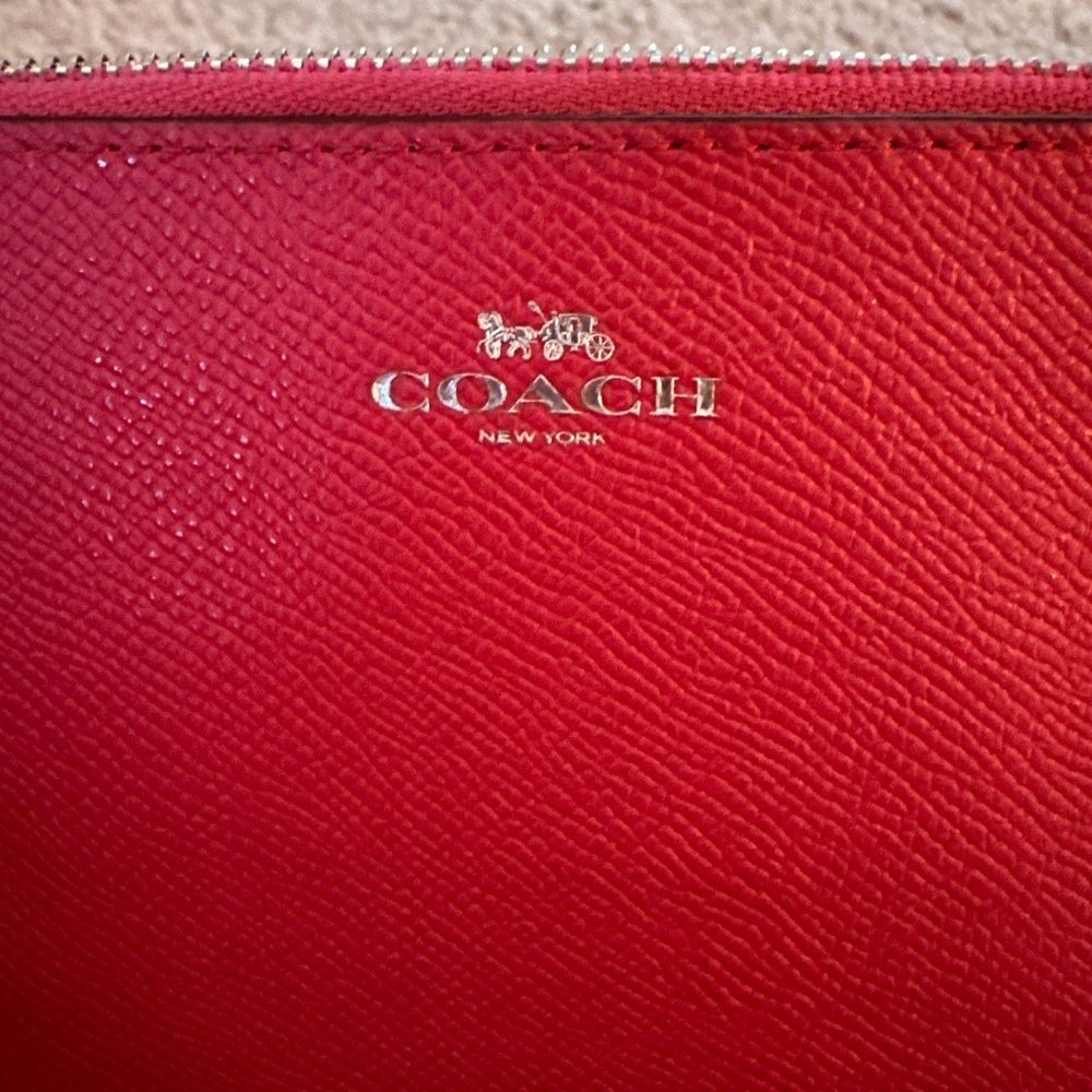 Coach New York Corner Zip Wristlet Leather Raspberry EUC! w/ Cards - Picture 3 of 6